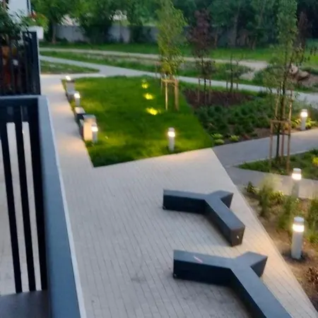 Luxury & Stylish In Wola Warsaw, Balcony アパート ワルシャワ