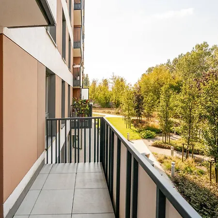 Luxury & Stylish In Wola Warsaw, Balcony 公寓