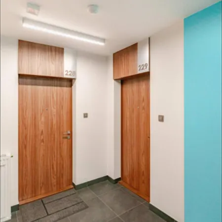 Luxury & Stylish In Wola Warsaw, Balcony 公寓