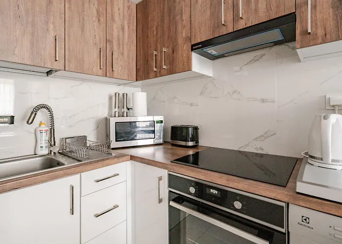 Luxury & Stylish In Wola Warsaw, Balcony Apartman Varsó