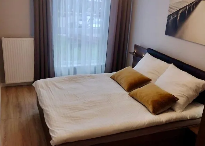 Luxury & Stylish In Wola Warsaw, Balcony Apartman