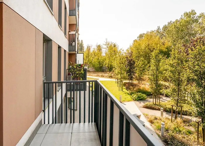 Luxury & Stylish In Wola Warsaw, Balcony Apartman