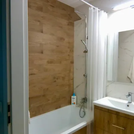 Apartment Luxury & Stylish In Wola Warsaw, Balcony